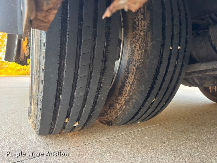 image for item DW6646 2015 International PC505 shuttle bus