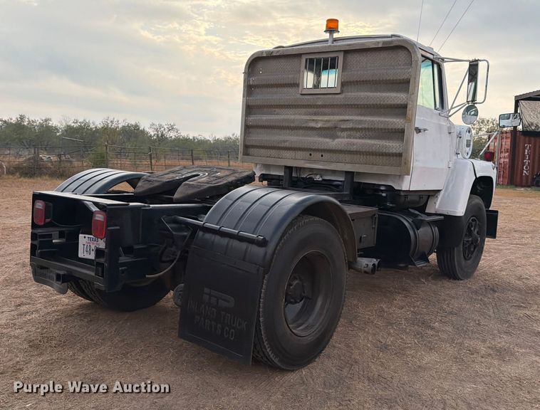 image for item DX5847 1978 Ford 8000 semi truck