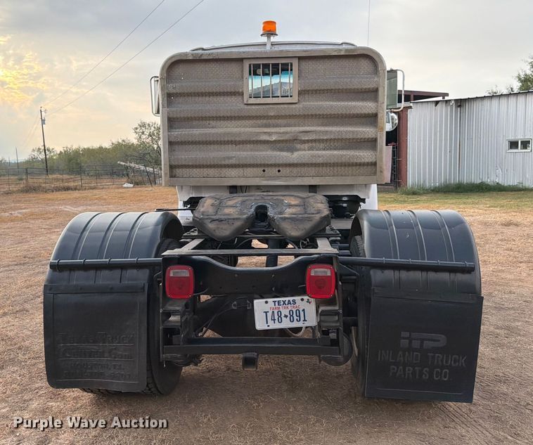 image for item DX5847 1978 Ford 8000 semi truck