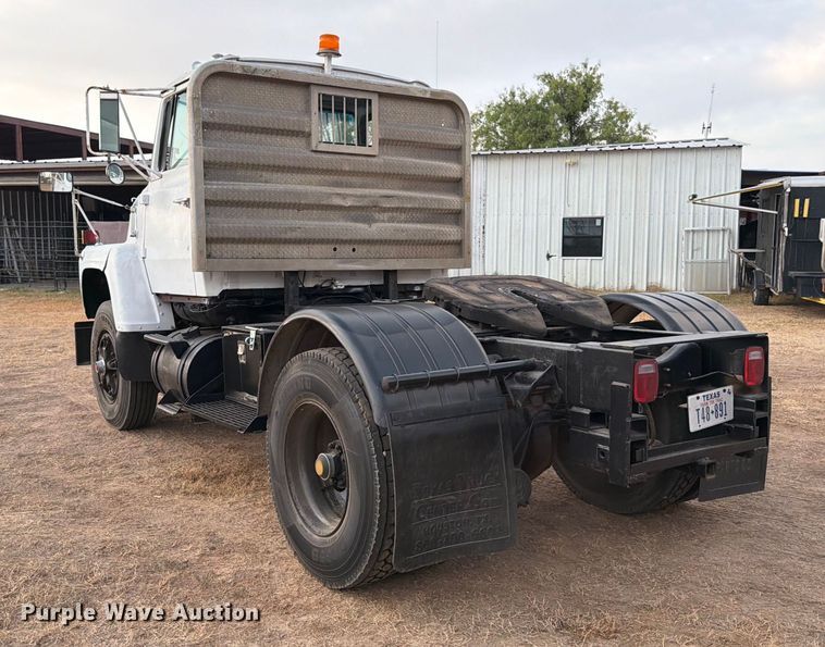 image for item DX5847 1978 Ford 8000 semi truck
