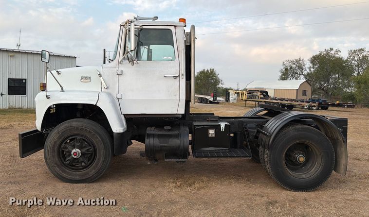 image for item DX5847 1978 Ford 8000 semi truck