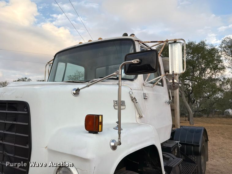 image for item DX5847 1978 Ford 8000 semi truck