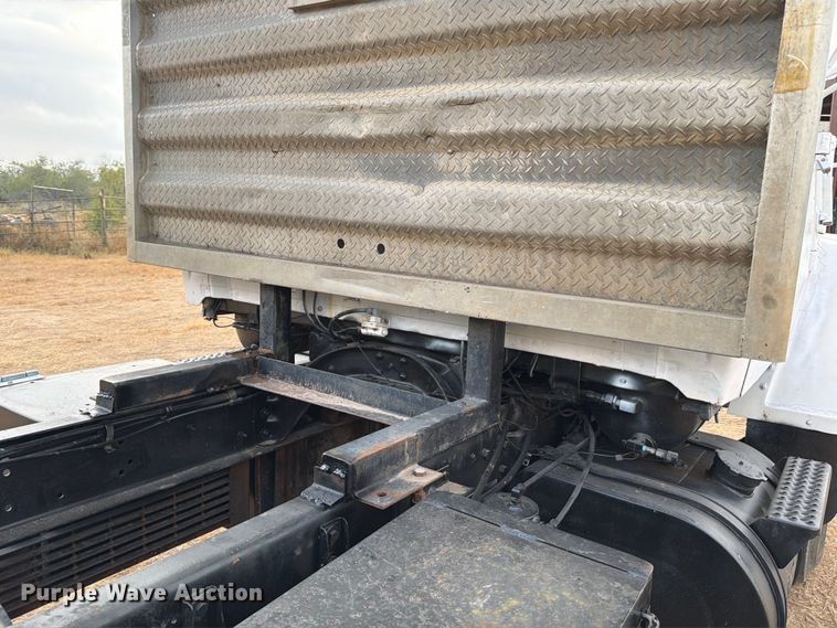 image for item DX5847 1978 Ford 8000 semi truck