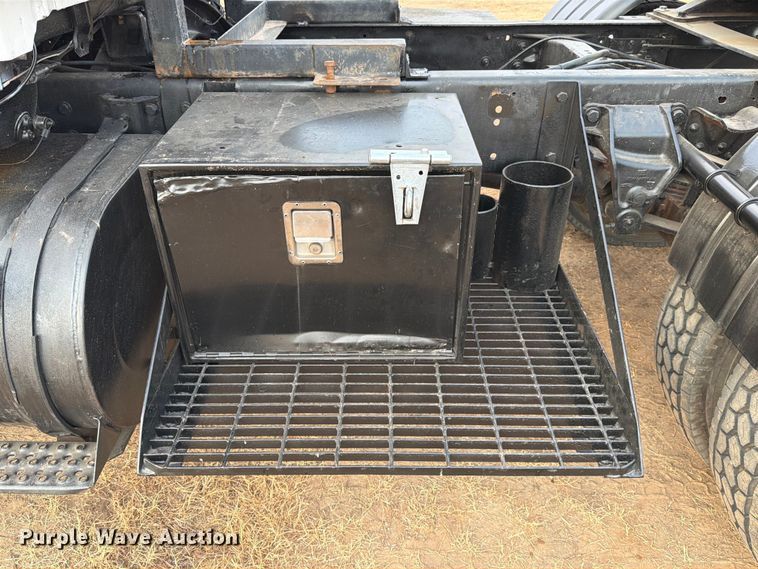 image for item DX5847 1978 Ford 8000 semi truck