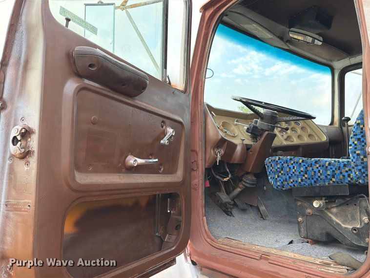 image for item DX5847 1978 Ford 8000 semi truck