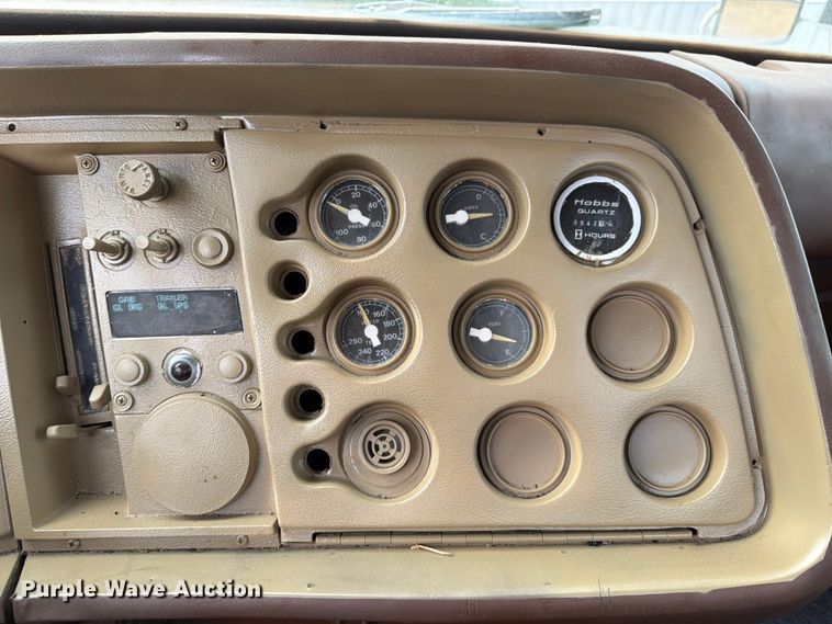 image for item DX5847 1978 Ford 8000 semi truck