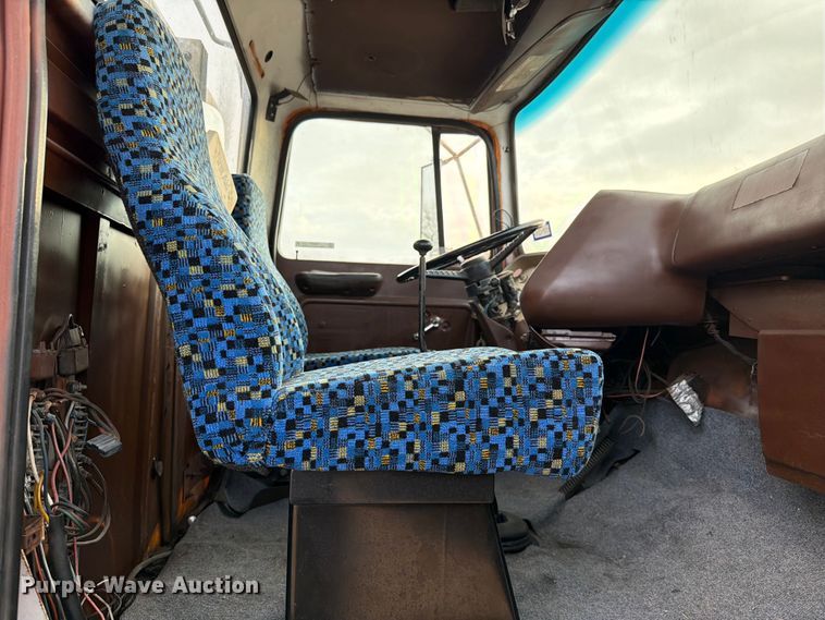 image for item DX5847 1978 Ford 8000 semi truck