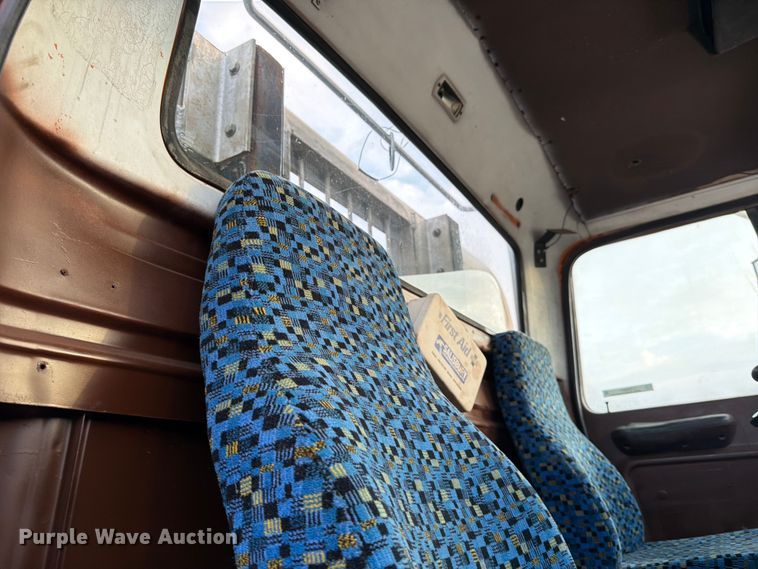 image for item DX5847 1978 Ford 8000 semi truck