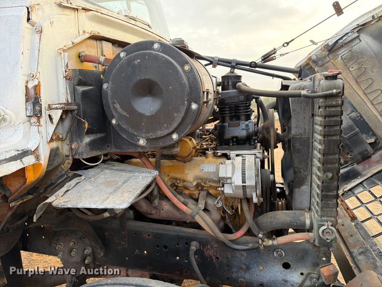 image for item DX5847 1978 Ford 8000 semi truck