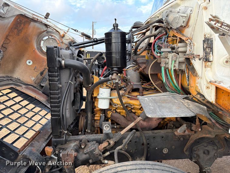 image for item DX5847 1978 Ford 8000 semi truck