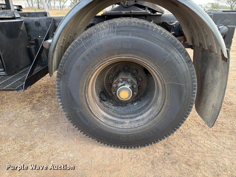 image for item DX5847 1978 Ford 8000 semi truck