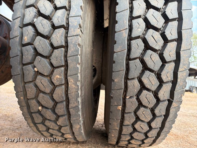 image for item DX5847 1978 Ford 8000 semi truck