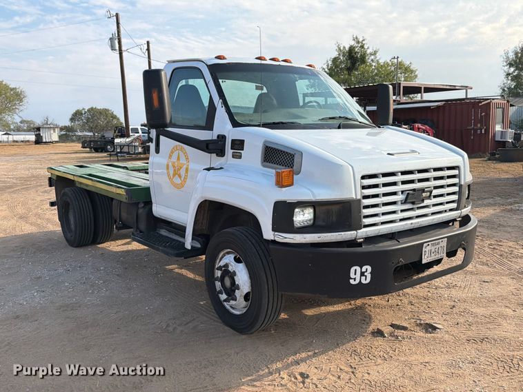 image for item DX5848 2003 Chevrolet C4500 flatbed truck