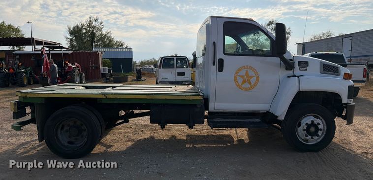 image for item DX5848 2003 Chevrolet C4500 flatbed truck