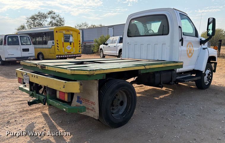 image for item DX5848 2003 Chevrolet C4500 flatbed truck