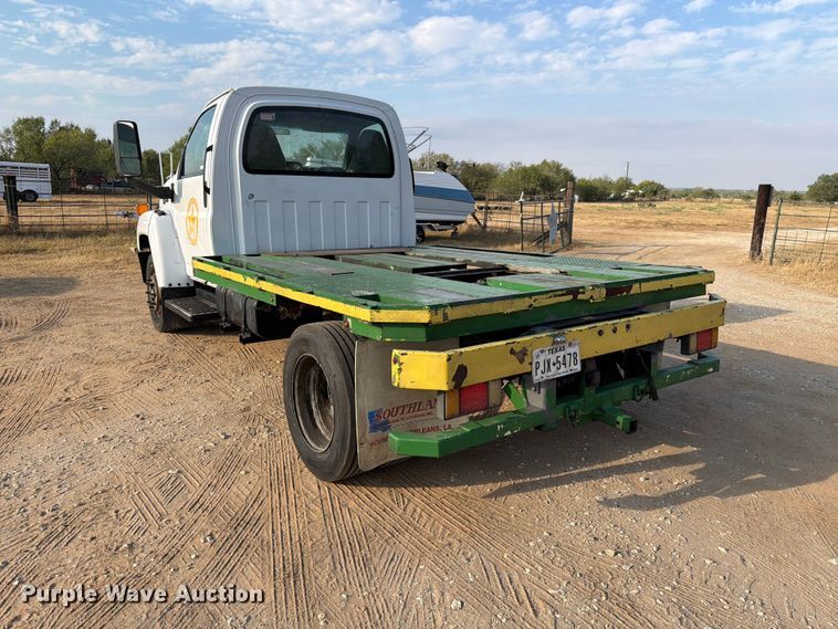 image for item DX5848 2003 Chevrolet C4500 flatbed truck