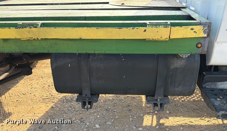 image for item DX5848 2003 Chevrolet C4500 flatbed truck