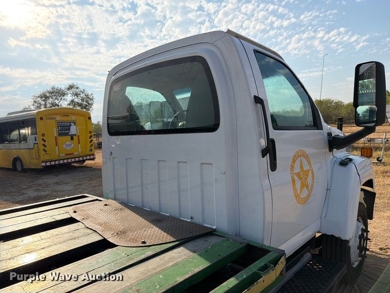 image for item DX5848 2003 Chevrolet C4500 flatbed truck