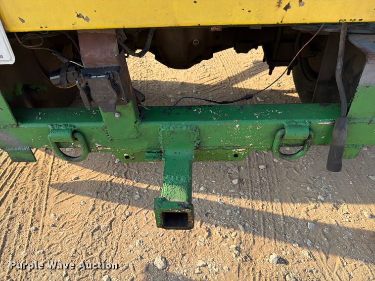 image for item DX5848 2003 Chevrolet C4500 flatbed truck