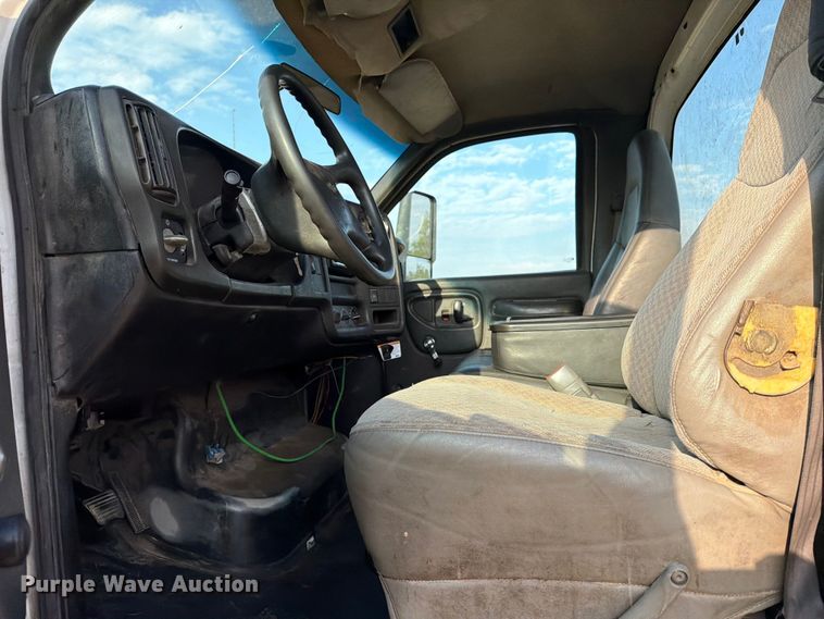 image for item DX5848 2003 Chevrolet C4500 flatbed truck