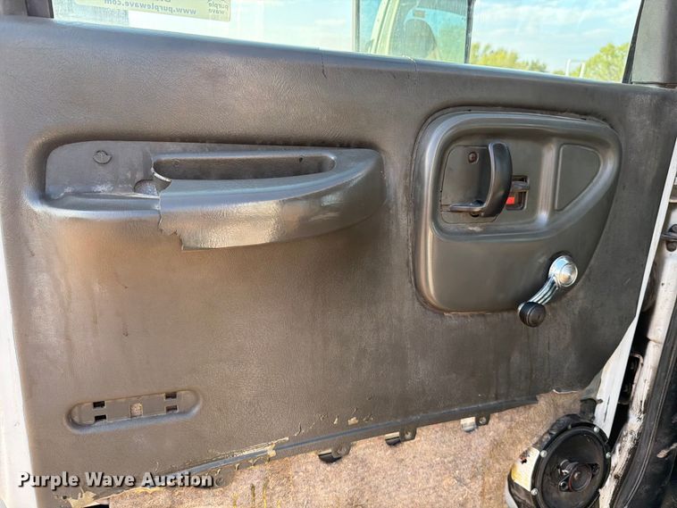 image for item DX5848 2003 Chevrolet C4500 flatbed truck