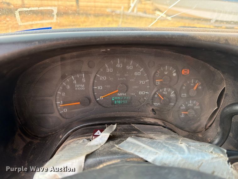 image for item DX5848 2003 Chevrolet C4500 flatbed truck