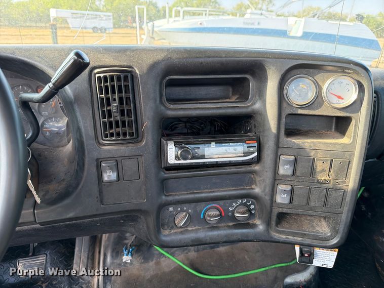 image for item DX5848 2003 Chevrolet C4500 flatbed truck