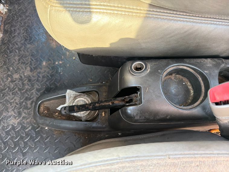 image for item DX5848 2003 Chevrolet C4500 flatbed truck