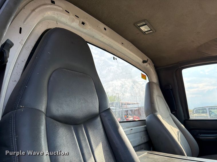 image for item DX5848 2003 Chevrolet C4500 flatbed truck