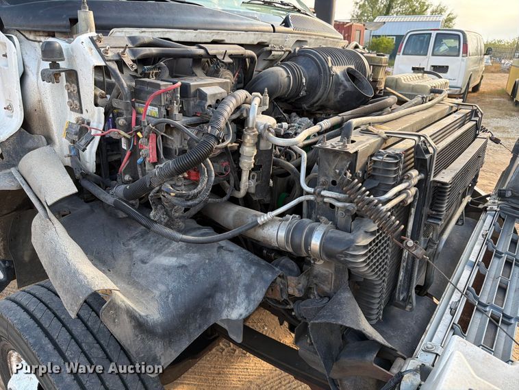 image for item DX5848 2003 Chevrolet C4500 flatbed truck