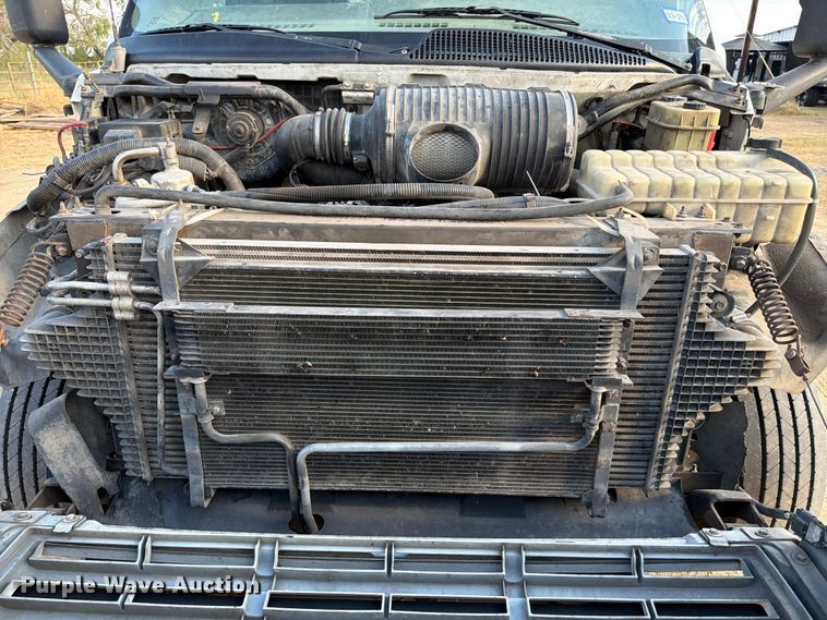 image for item DX5848 2003 Chevrolet C4500 flatbed truck