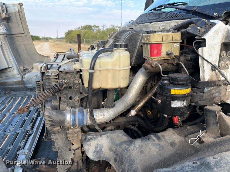 image for item DX5848 2003 Chevrolet C4500 flatbed truck