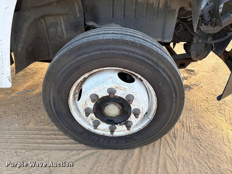 image for item DX5848 2003 Chevrolet C4500 flatbed truck