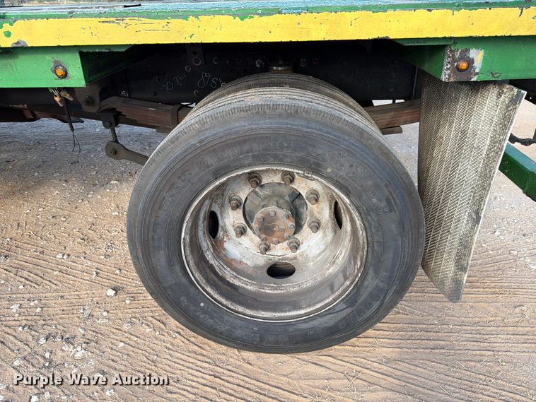 image for item DX5848 2003 Chevrolet C4500 flatbed truck