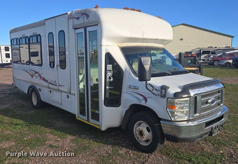 image for item DY1378 2008 Ford Starcraft shuttle bus