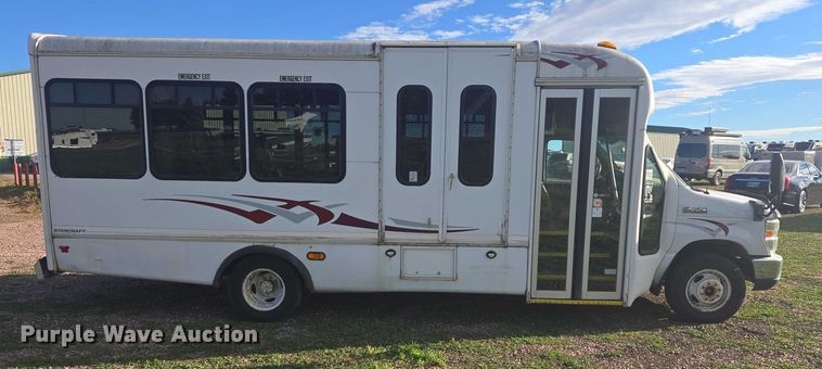 image for item DY1378 2008 Ford Starcraft shuttle bus