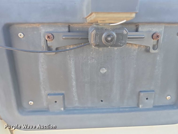 image for item DY1378 2008 Ford Starcraft shuttle bus