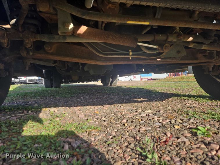 image for item DY1378 2008 Ford Starcraft shuttle bus