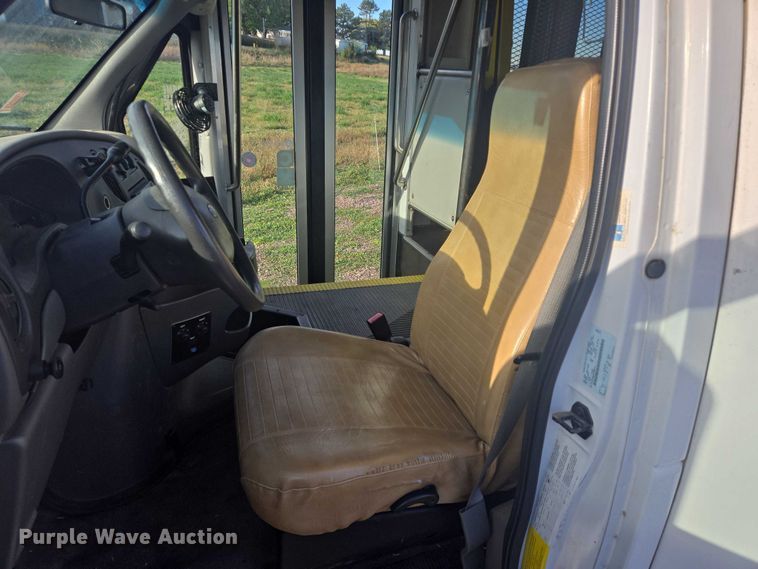 image for item DY1378 2008 Ford Starcraft shuttle bus