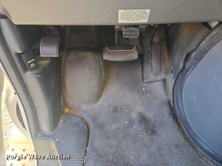 image for item DY1378 2008 Ford Starcraft shuttle bus