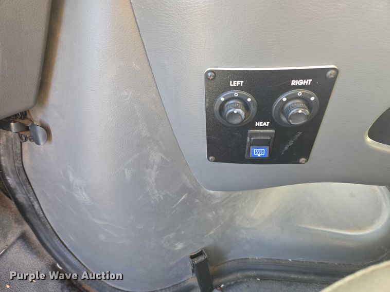 image for item DY1378 2008 Ford Starcraft shuttle bus