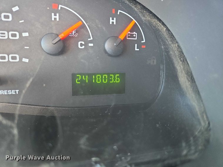 image for item DY1378 2008 Ford Starcraft shuttle bus