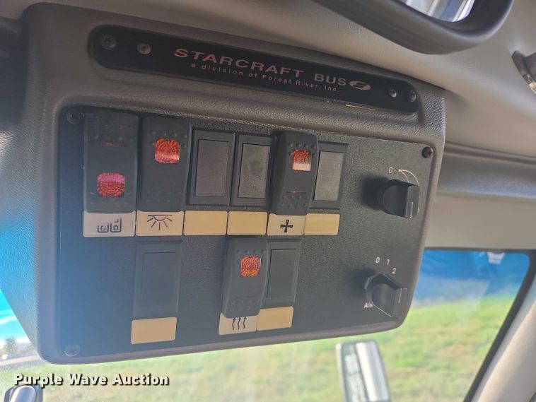 image for item DY1378 2008 Ford Starcraft shuttle bus