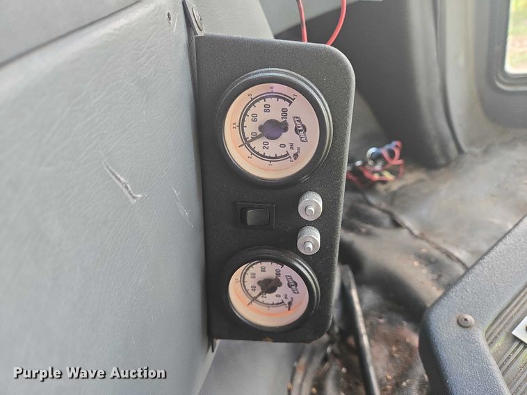 image for item DY1378 2008 Ford Starcraft shuttle bus