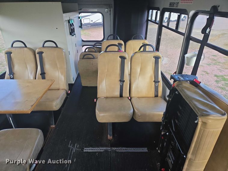 image for item DY1378 2008 Ford Starcraft shuttle bus