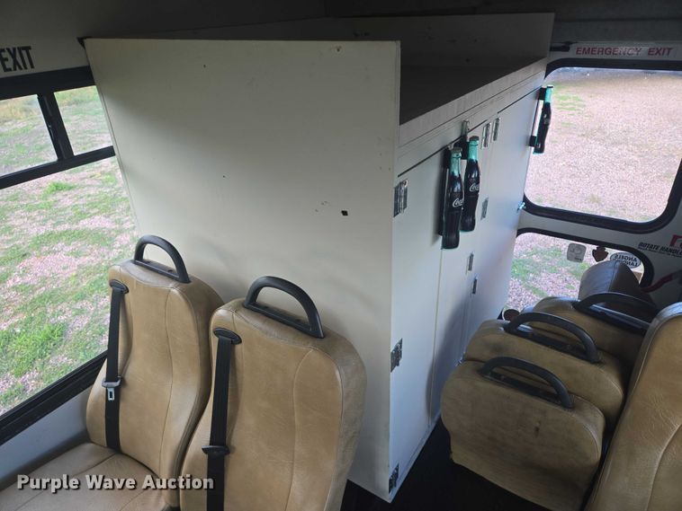 image for item DY1378 2008 Ford Starcraft shuttle bus