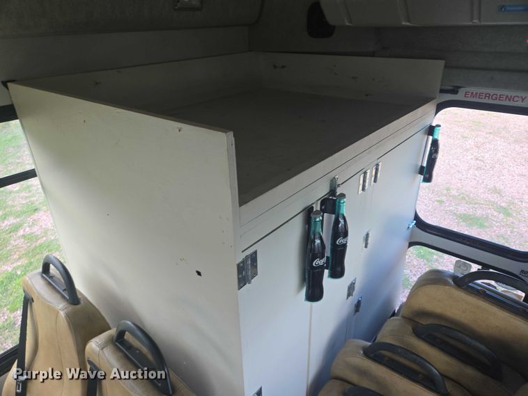 image for item DY1378 2008 Ford Starcraft shuttle bus