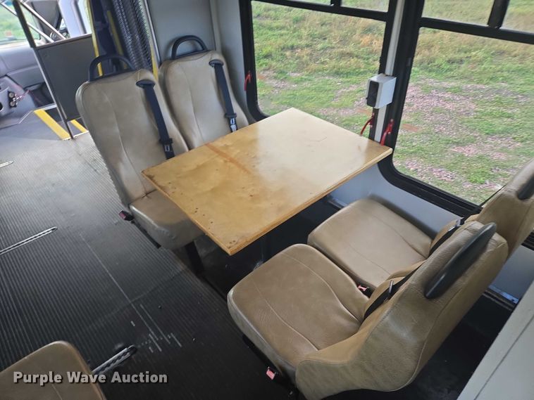 image for item DY1378 2008 Ford Starcraft shuttle bus