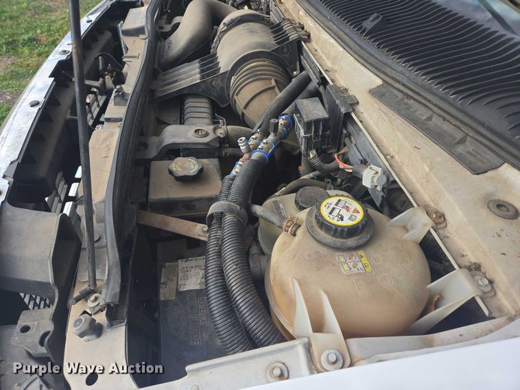 image for item DY1378 2008 Ford Starcraft shuttle bus