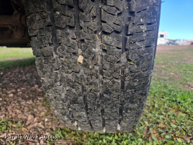 image for item DY1378 2008 Ford Starcraft shuttle bus